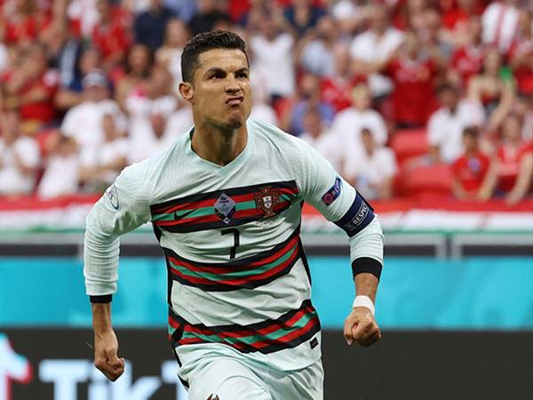 Bóng đá QT 16/6: Ronaldo lập 4 kỷ lục EURO chỉ trong 1 trận đấu