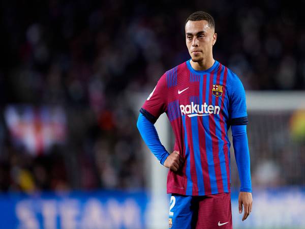 Bóng đá QT tối 15/3: Mourinho muốn thâu tóm máy chạy của Barca